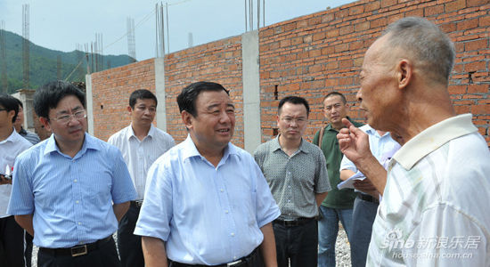 史文清:加快推进农村危旧土坯房改造 把振兴发