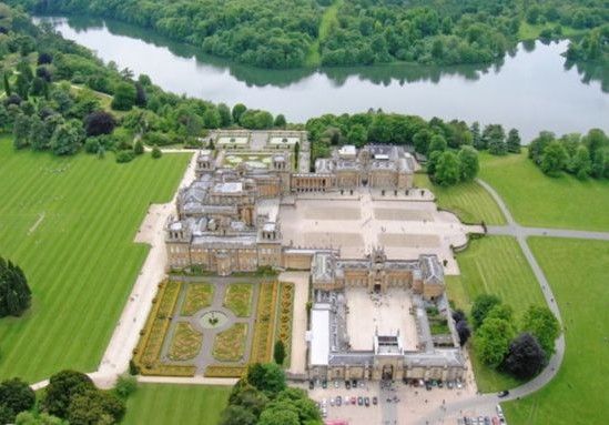 实拍英国乡下人私宅 比法国凡尔赛宫还辉煌
