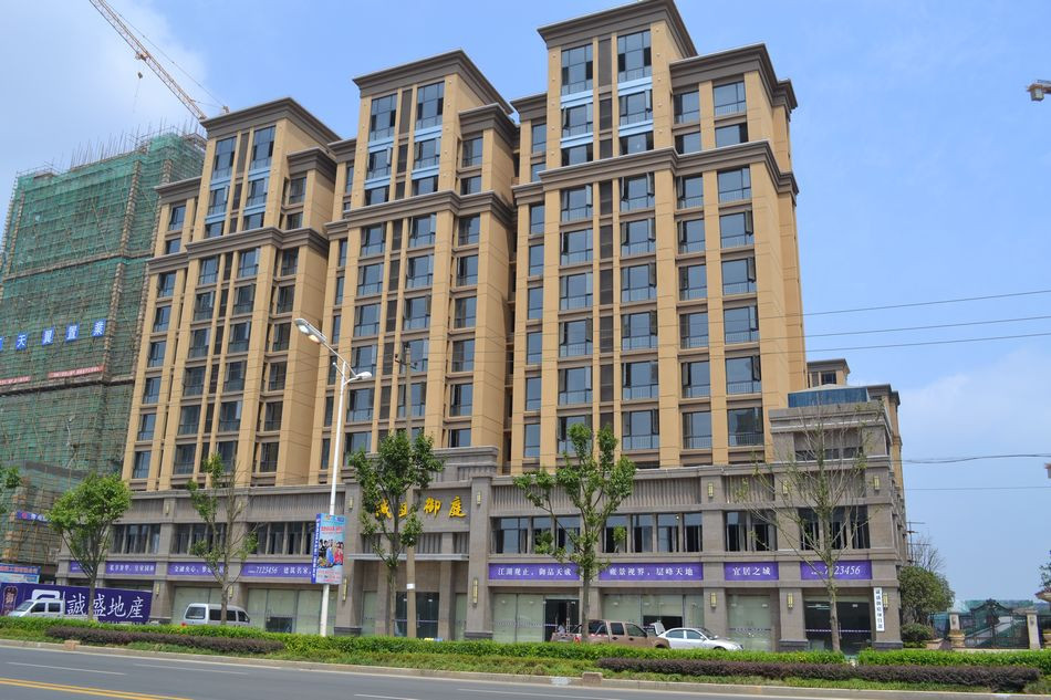 庭3号楼湖景三房38万起 买房即送欧洲十国游_