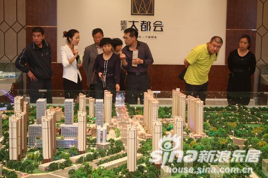 吕肖)10月5日,位于建设南大街与东岗路交口的盛邦大都会(论坛相册