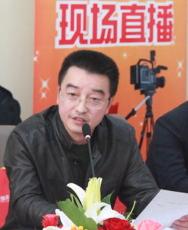 主持人张涛