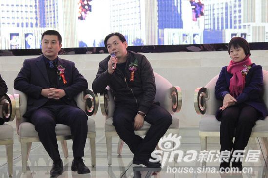 开发区管委会经济发展局副局长朱建友回答企业代表提问 开发区管委会经济发展局副局长朱建友回答企业代表提问