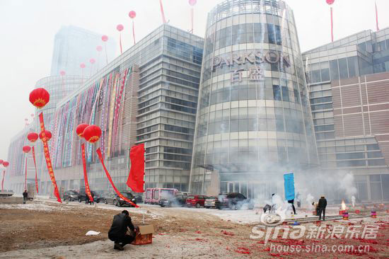 保定“第一高”万博广场主楼12月12日顺利封顶