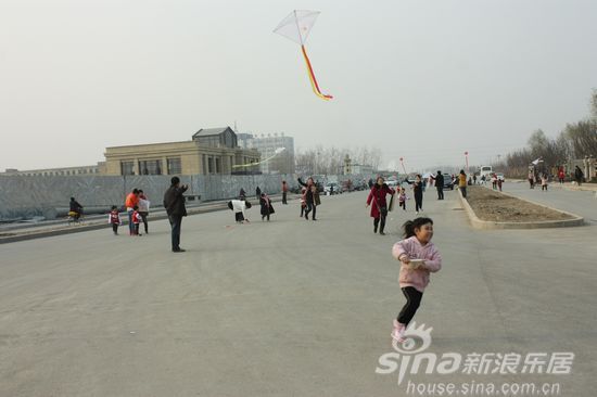 放飞梦想 飞的更高未来城亲子风筝大赛隆重举