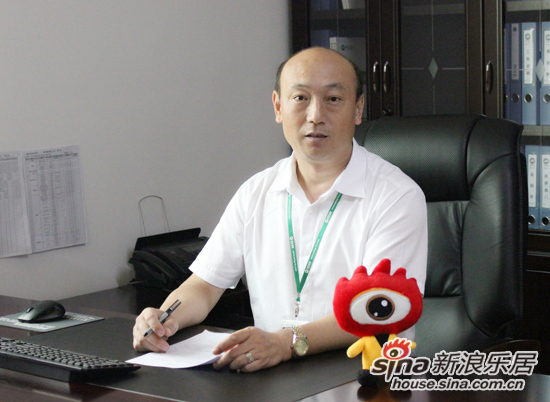 龙海集团董事长_平遥龙海董事长的照片