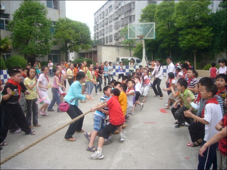 永华中学是在区委,区政府及市,区教育局的指导下,于2005年6月创建