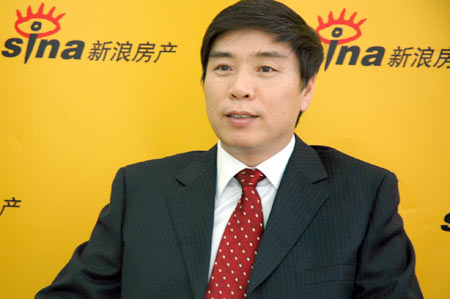 泛美地板总裁杨建忠做客新浪聊创业品牌故事