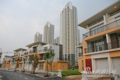 图为 碧桂园太阳城实景 图为 碧桂园太阳城实景