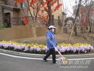沈阳碧桂园:一丝不苟的保洁员带来体贴入微服