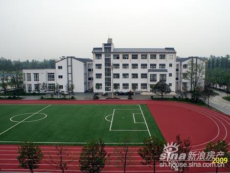 上海援建都江堰绿地土桥小学率先竣工交付