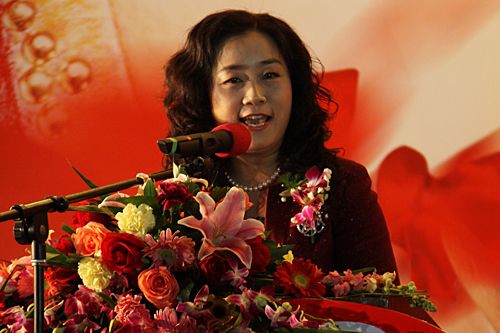 自强不息迎难而上 满堂红2011新春年会盛大举