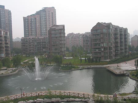 大西洋新城举行军民共建和谐社区大型义诊(组图)