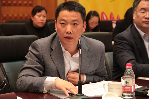 吉成集团董事长_吉成曜线稿