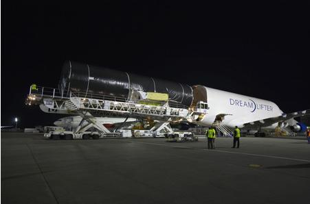 环宇航空公司首次交付波音787中段机身（图）