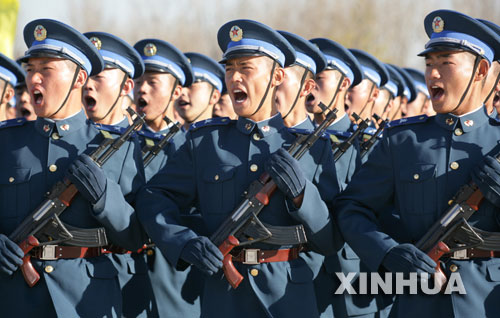 中国解放军新一代军服发展过程_新浪军事_新浪网