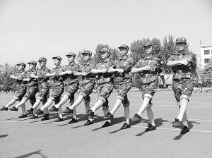 中国军队通过公平竞争聘用6000余名文职人员