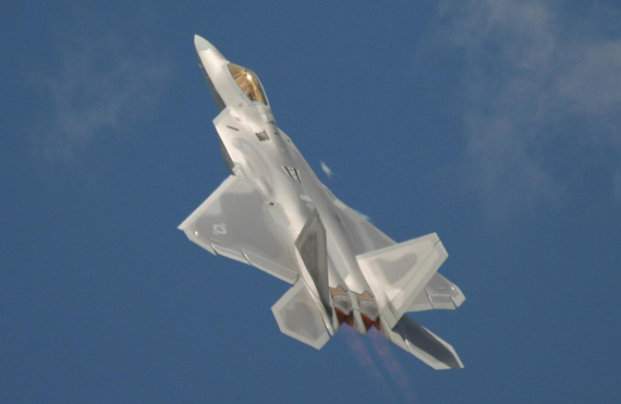 美空军出资50亿美元分三年采购60架F-22(图)