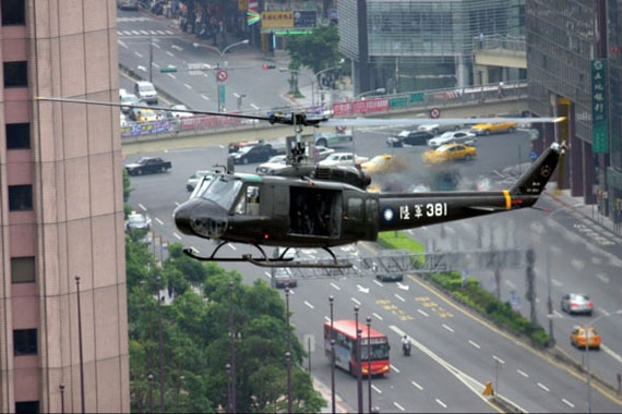 ����۾����ѽ�UH-1Hֱ������װΪ��ը��(ͼ)