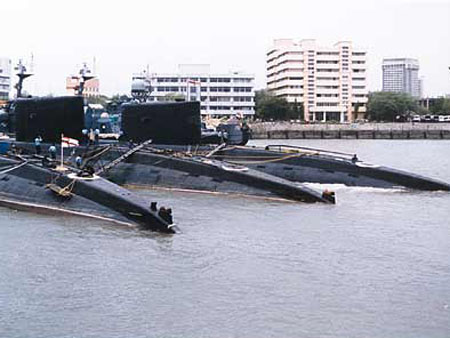 ӡ��ǰ�߹��״�֤ʵӡ���ڽ����з���Ǳͧ��Ŀ