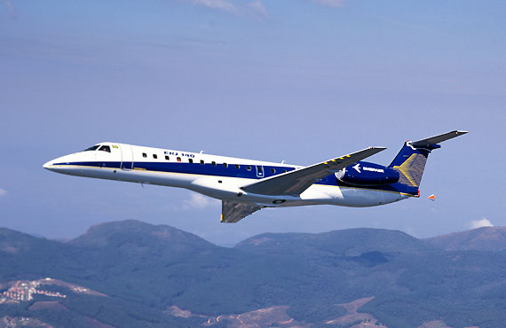 巴西航空工业公司ERJ140客机