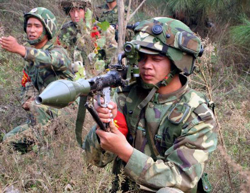 南京军区首次举行实兵对抗演习