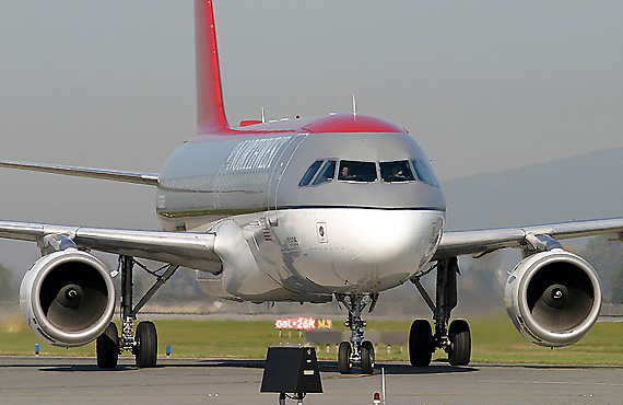 美国西北航空公司A320着陆事件与前机轮有关