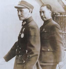 资料图:蒋介石和戴笠