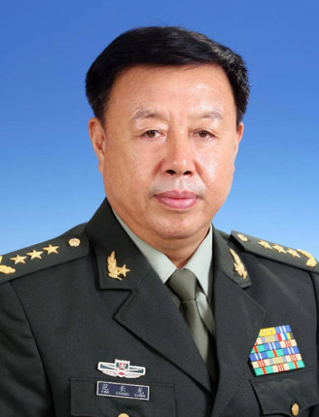图注:中央军委副主席范长龙上将