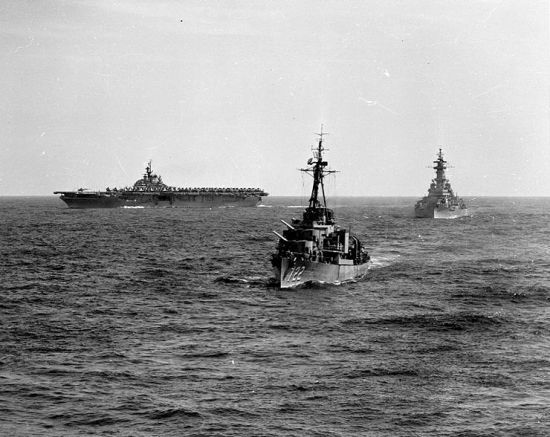 资料图:1950年朝鲜战争爆发,美军第七舰队进入台湾海峡。