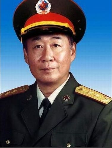 解放军总后勤部政治委员刘源