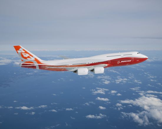 波音747-8客机