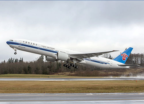 波音777-300ER客机
