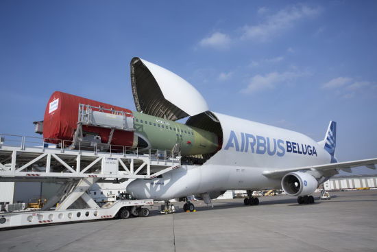大白鲸运送首架A320neo机身