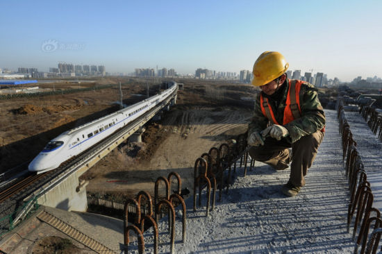 资料图:建设中的中国高铁