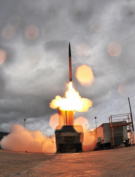 资料图:美国战区高空末段防御(THAAD)系统发射试验