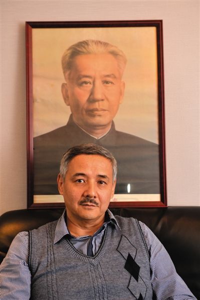资料图:2014年阿廖沙在广州工作室中。