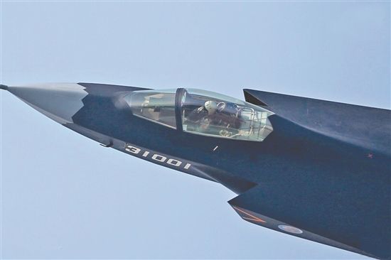 资料图:中国歼-31隐形战机座舱特写照