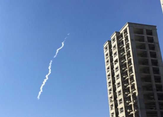 太原居民拍摄到的疑似高超音速飞行器飞行轨迹(局部放大图片)