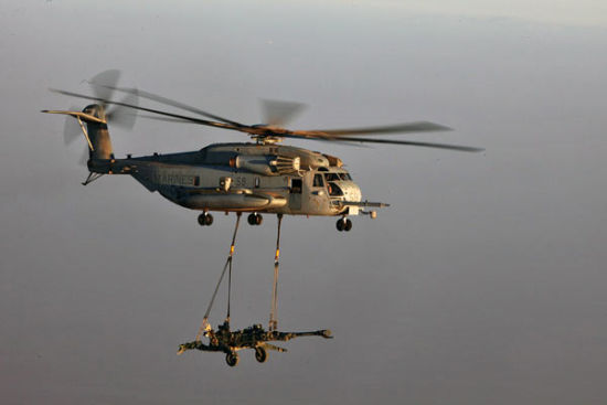 资料图:CH-53具备吊运155毫米榴弹炮的能力 资料图:CH-53具备吊运155毫米榴弹炮的能力