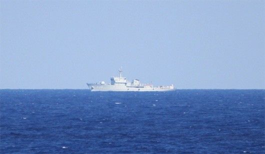 资料图:839浏阳号扫雷舰正全力保护石油981钻井平台 资料图:839浏阳号扫雷舰正全力保护石油981钻井平台