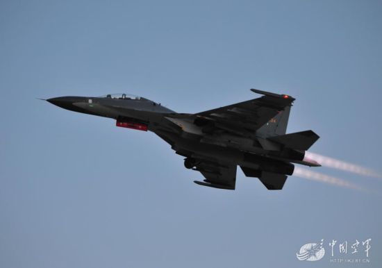 资料图:中国空军精锐战机--苏30MKK 资料图:中国空军精锐战机--苏30MKK