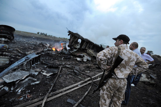 资料图:马航MH17客机被击落坠毁现场 资料图:马航MH17客机被击落坠毁现场