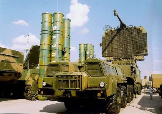 资料图:S-300是第三代防空导弹系统 资料图:S-300是第三代防空导弹系统