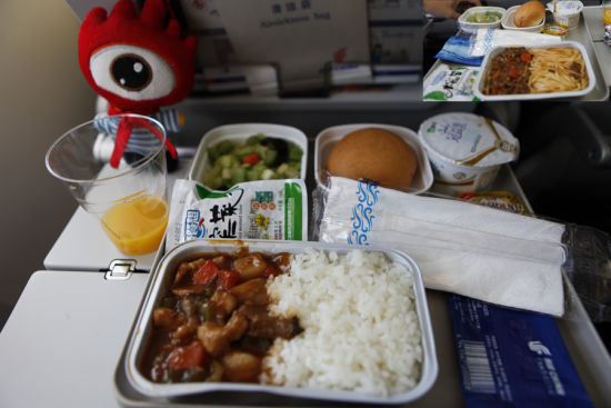 首航餐食提供两种主食口感尚可 首航餐食提供两种主食口感尚可