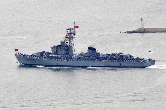 我出口孟加拉国F18号导弹护卫舰准备出港 资料图:我出口孟加拉国F18号导弹护卫舰准备出港