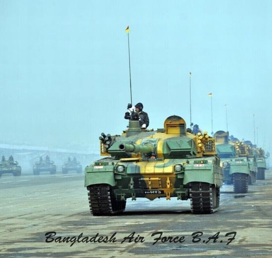 资料图:MBT-2000主战坦克亮相孟加拉国阅兵 资料图:MBT-2000主战坦克亮相孟加拉国阅兵