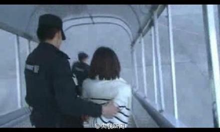 王姓女乘客称飞机要爆炸,导致航班备降重庆机场