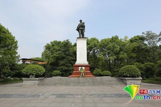 为纪念抗美援朝志愿军特等功臣、一级英雄邱少云烈士而修建的邱少云烈士纪念馆坐落在英雄故乡重庆铜梁。