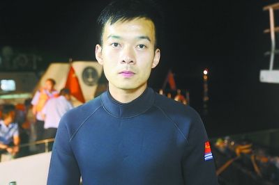 我潜水员官东救幸存者记一等功