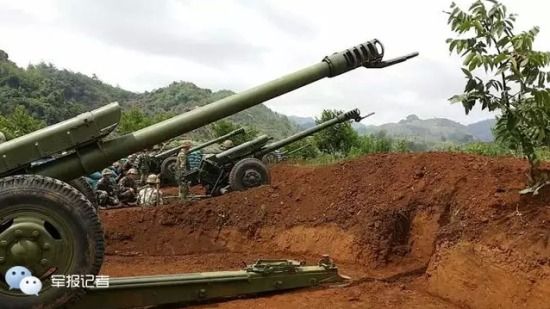 96式122毫米炮兵分队组织演习前的准备工作
